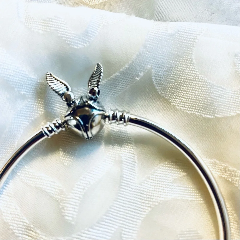 ✨ NWT Harry Potter Golden Snitch Bangle Bracelet